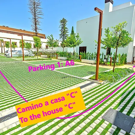 Holiday home Jacuzzi & Pool House W Rooftop Terrace, Garden Bbq *